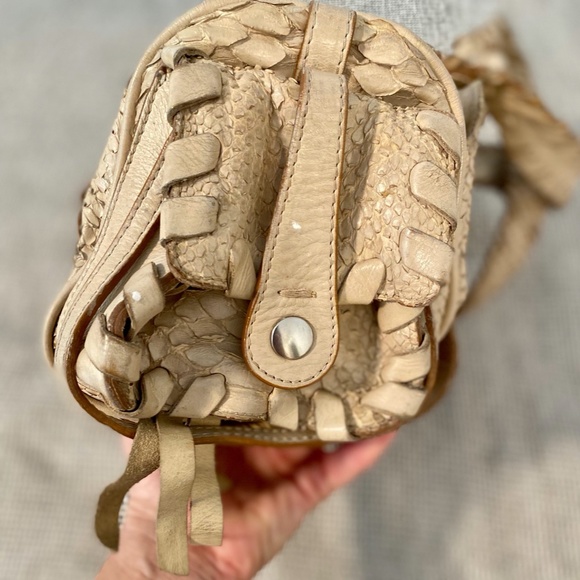 Chloe Tan and Cream Textured Leather Shoulder Bag - Picture 5 of 10